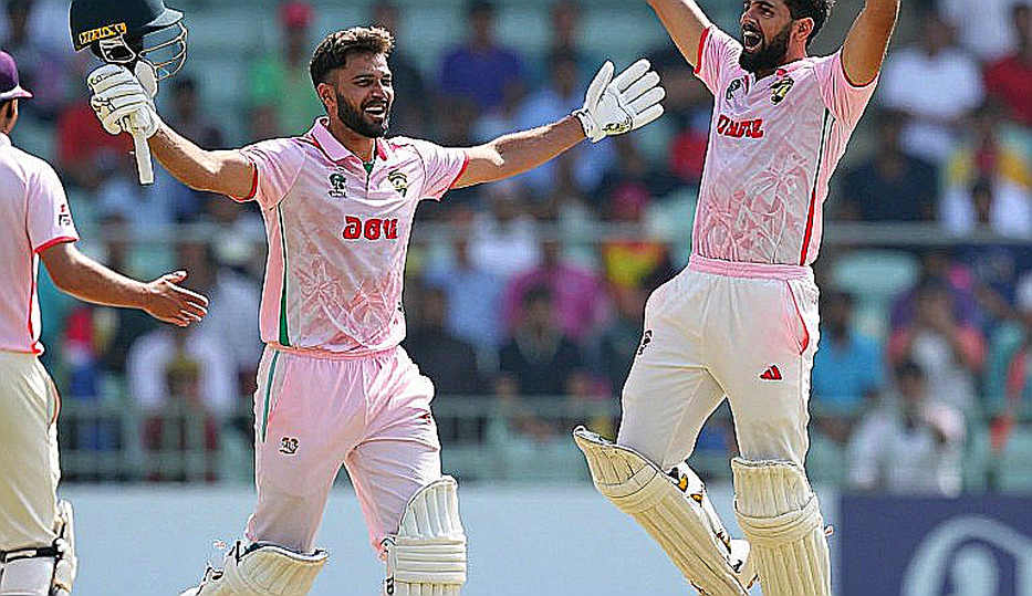 টাকার বল: ফ্র্যাঞ্চাইজি ক্রিকেটের মালিকানার শৃঙ্খল ও এনওসি-র আসল ক্ষমতা